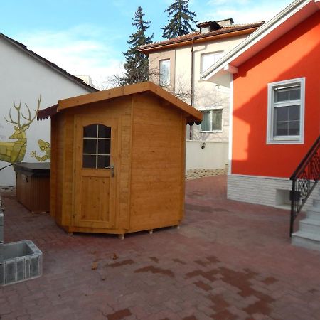 Red House Hotel Kyustendil Exterior photo